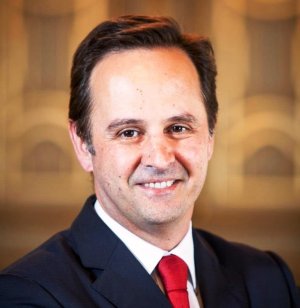 Fernando	Medina