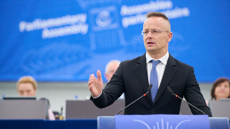 Le ministre hongrois des Affaires étrangères s'adresse à l'APCE