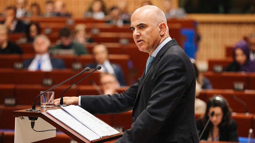 Secretary General calls for stronger democracy and dialogue in address to Parliamentary Assembly