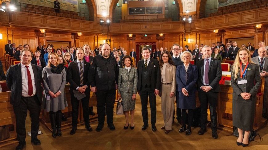 Photo credit: Melker Dahlstrand/Swedish Parliament. Participants before the seminar on abducted Ukrainian children. From the left Mark Klamberg, Moderator, Olena Khomenko, member of the Ukrainian Parliament, Markus Wiechel (SweDem), Chairman of the Ukrainian Parliament Ruslan Stefanchuk, Queen Silvia, the Speaker Andreas Norlén, Thórdís Kolbrún Gylfadóttir, Special Envoy of the Council of Europe’s Secretary General on the situation of children of Ukraine, Carina Ödebrink (SocDem), Johan Büser (SocDem) and Svetlana Zalishchuk, Ukraine's Ambassador