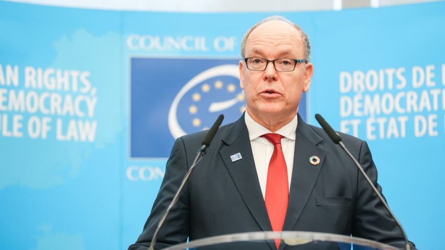 Fürst Albert von Monaco und Portugals Präsident Martins Seguro halten Ansprachen vor der Parlamentarischen Versammlung