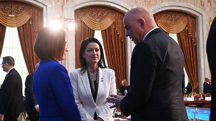 Le Secrétaire Général Berset, la Présidente Maia Sandu et le Ministre Plugaru à la conférence, marquée par l’extension de l’application de la Charte sociale européenne par de nombreux pays