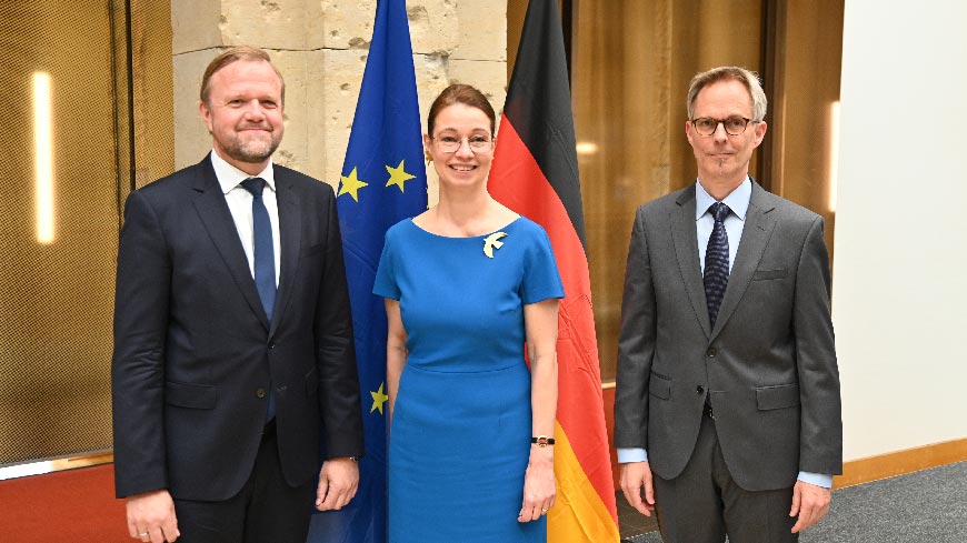 Réinsertion sociale des auteurs d’infractions en détention et sous probation : une conférence à Berlin étude la possibilité de réponses novatrices