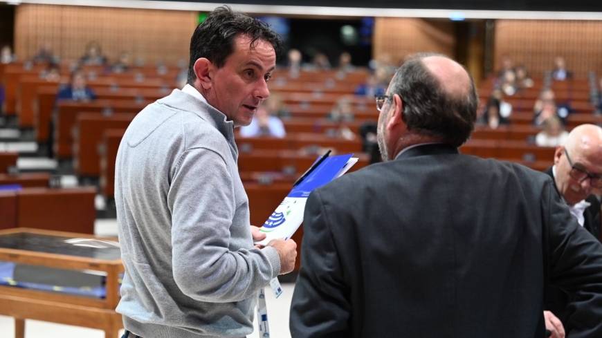 Jimmy Moloney of Kerry County Council (Ireland) and Tony Dyer, leader of Bristol City Council (United Kingdom), in the Congress