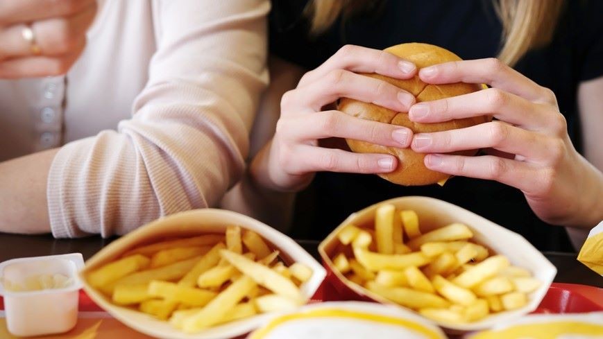 Einige europäische Länder haben an Kinder gerichtete Werbung für Junkfood verboten