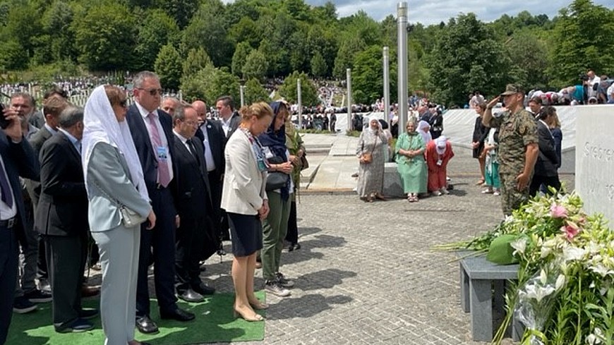 Participation de la Secrétaire Générale à la commémoration de Srebrenica : le souvenir et la réconciliation sont difficiles mais indispensables