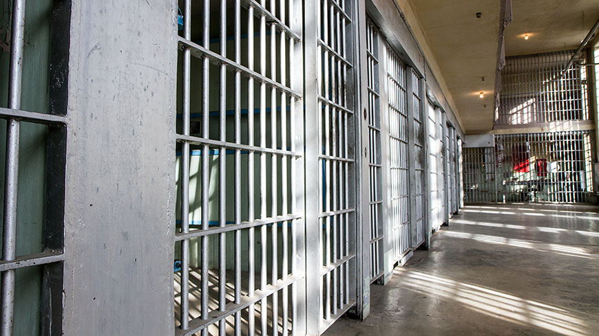 Le Comité anti-torture critique le traitement et les conditions de rétention des migrants et des réfugiés en Hongrie