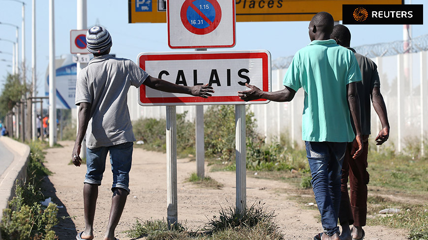 Le Représentant spécial du Secrétaire Général sur les migrations et les réfugiés visite des camps dans le nord de la France