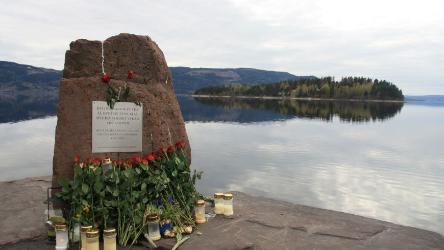 Anniversario degli attentati di Oslo e Utøya: "Stiamo imparando la lezione di questo atto terroristico", afferma il Presidente dell'APCE