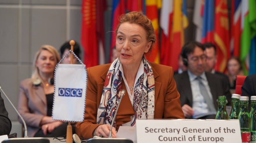 La Secrétaire Générale se rend en Autriche et assiste à des réunions à l’OSCE