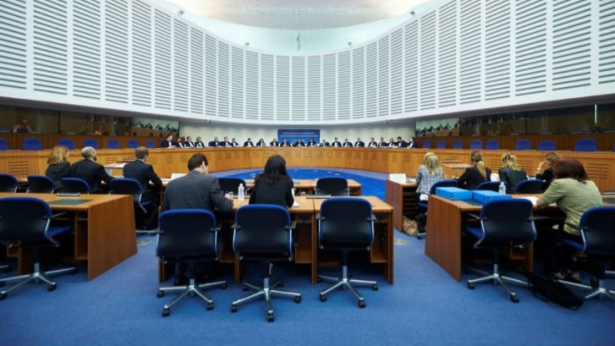 Court delivers judgments on expulsion and detention conditions