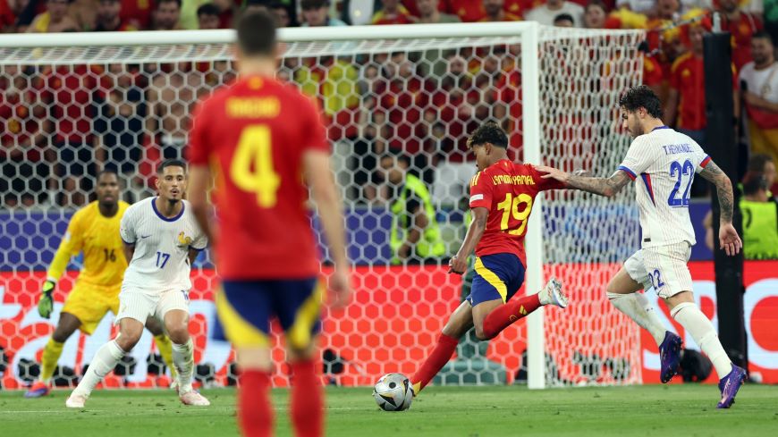 Le nazionali maschili di Francia e Spagna nel 2024. Le due squadre si incontreranno di nuovo nella semifinale della Coppa del Mondo 2026 negli Stati Uniti