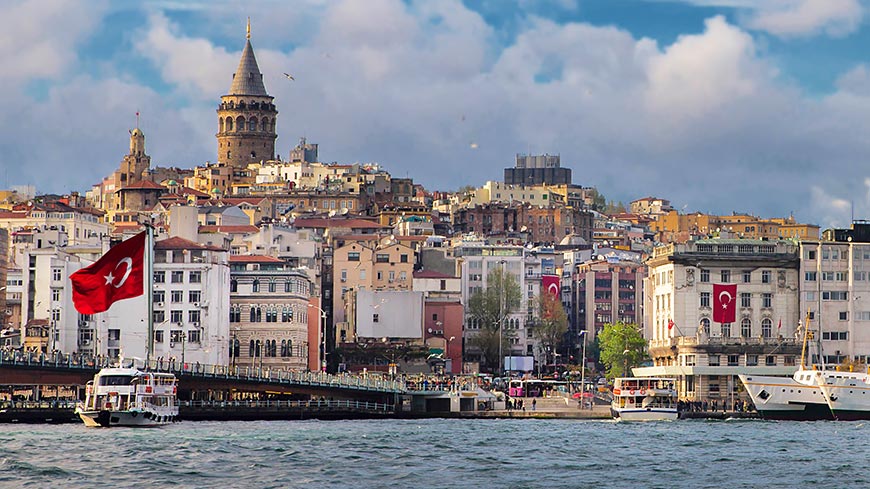 Türkiye : Le projet de disposition pénale sur les « informations fausses ou trompeuses » porte atteinte à la liberté d’expression estime la Commission de Venise
