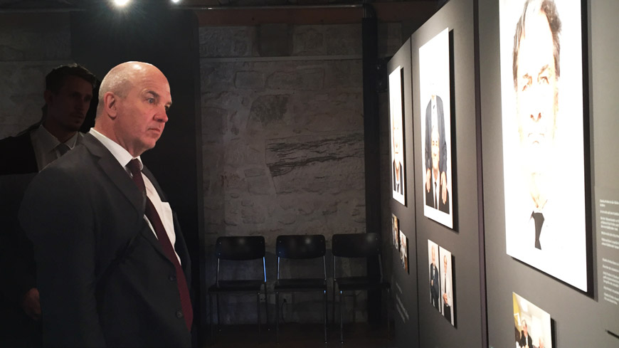 Commissioner Muižnieks visiting an exhibition on victims of past forced placement of children (Verdingkinder)