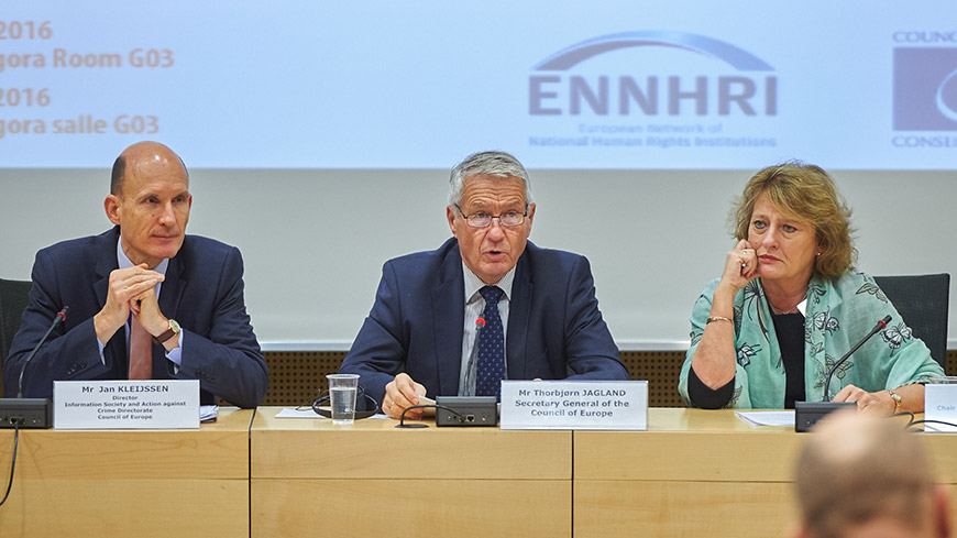 Jan Kleijssen, Thorbjørn Jagland und Adriana van Dooijeweert