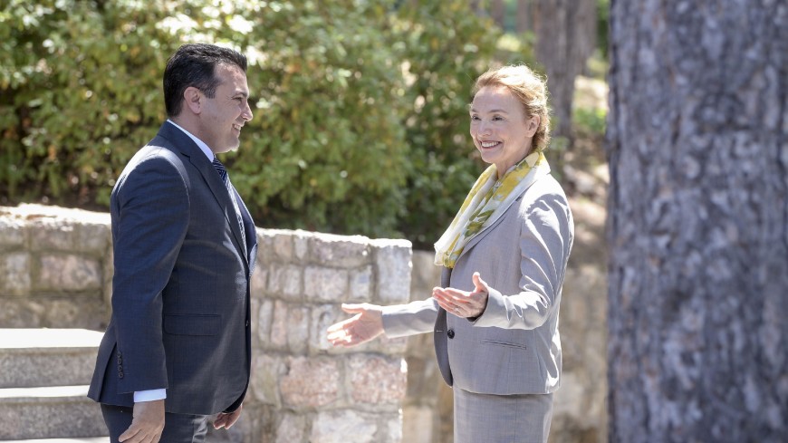 Zoran Zajew, Ministerpräsident der Republik Nordmazedonien, mit der Generalsekretärin des Europarates, Marija Pejčinović Burić