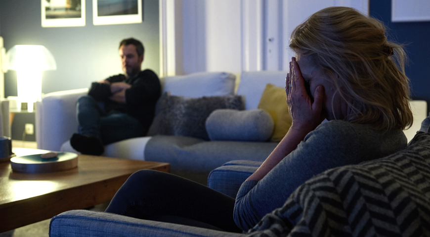 COVID-19-Pandemie: Bekämpfung des dramatischen Anstiegs an Fällen von Gewalt gegen Frauen