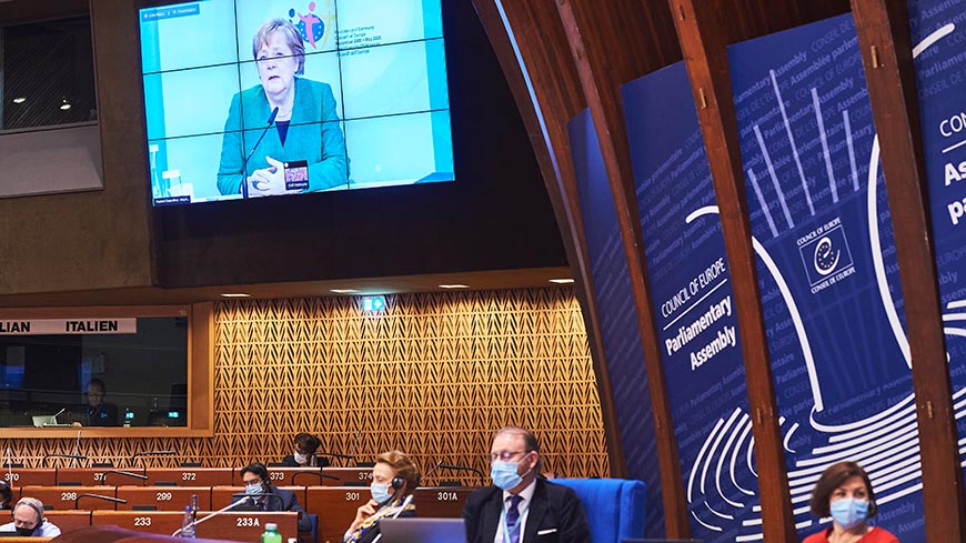 “Un ordine internazionale basato su regole è indispensabile per relazioni pacifiche tra gli Stati”, ha dichiarato la Cancelliera tedesca, Angela Merkel