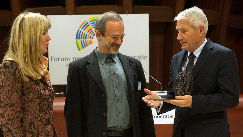 The Council of Europe’s Democracy Innovation Award goes to the Swedish initiative More than One Story – a card game to promote integration and inclusion