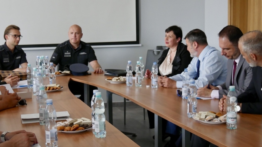 Единицата за интервенции на затворската полиција на Северна Македонија се стекна искуство од полските колеги