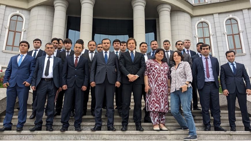 Financial investigations and interagency cooperation in combating economic crimes