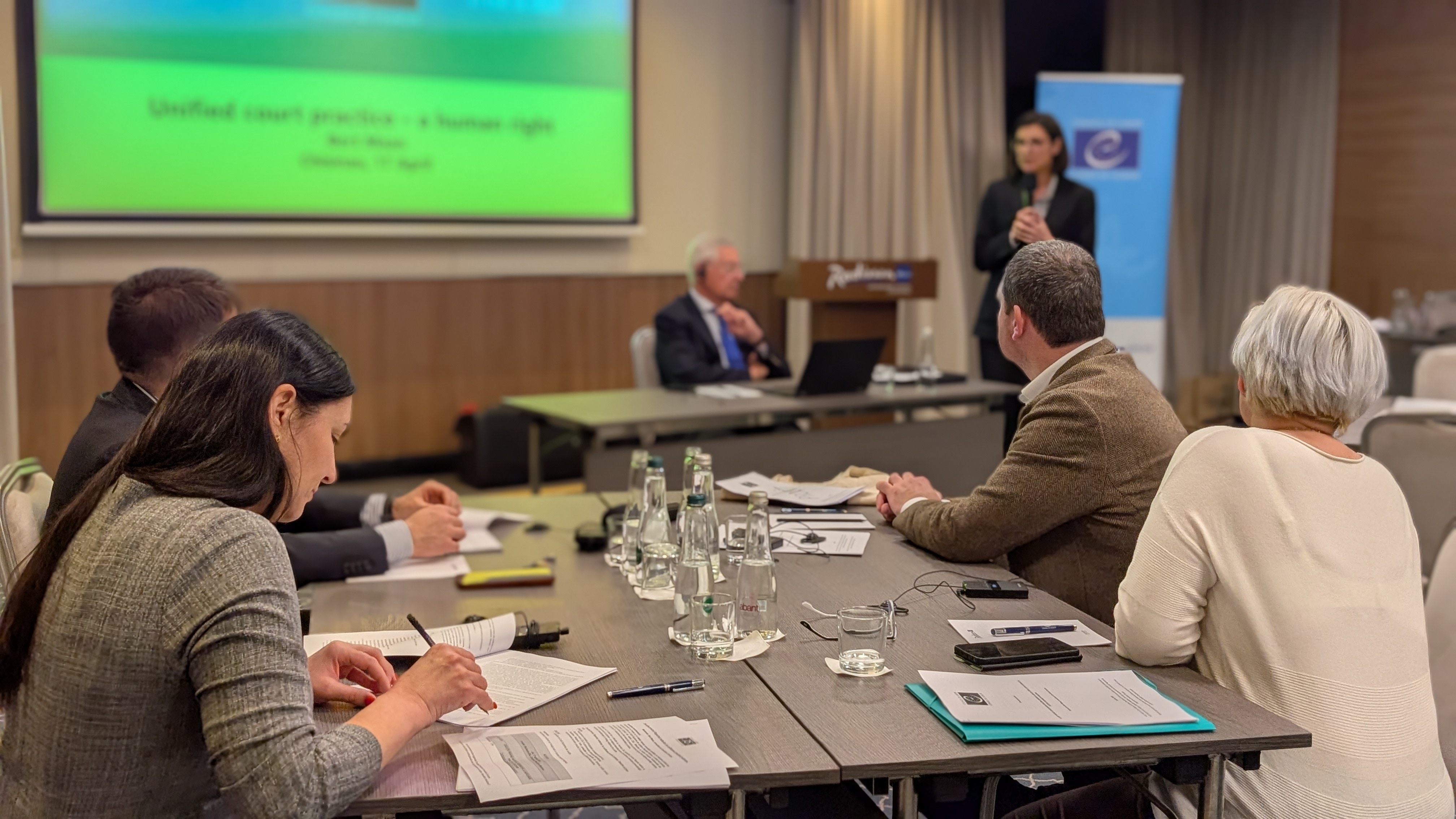 Supreme Court judges review first findings of the report on unifying case-law