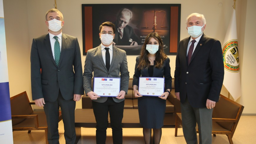 Ceremony of handing over training certificates