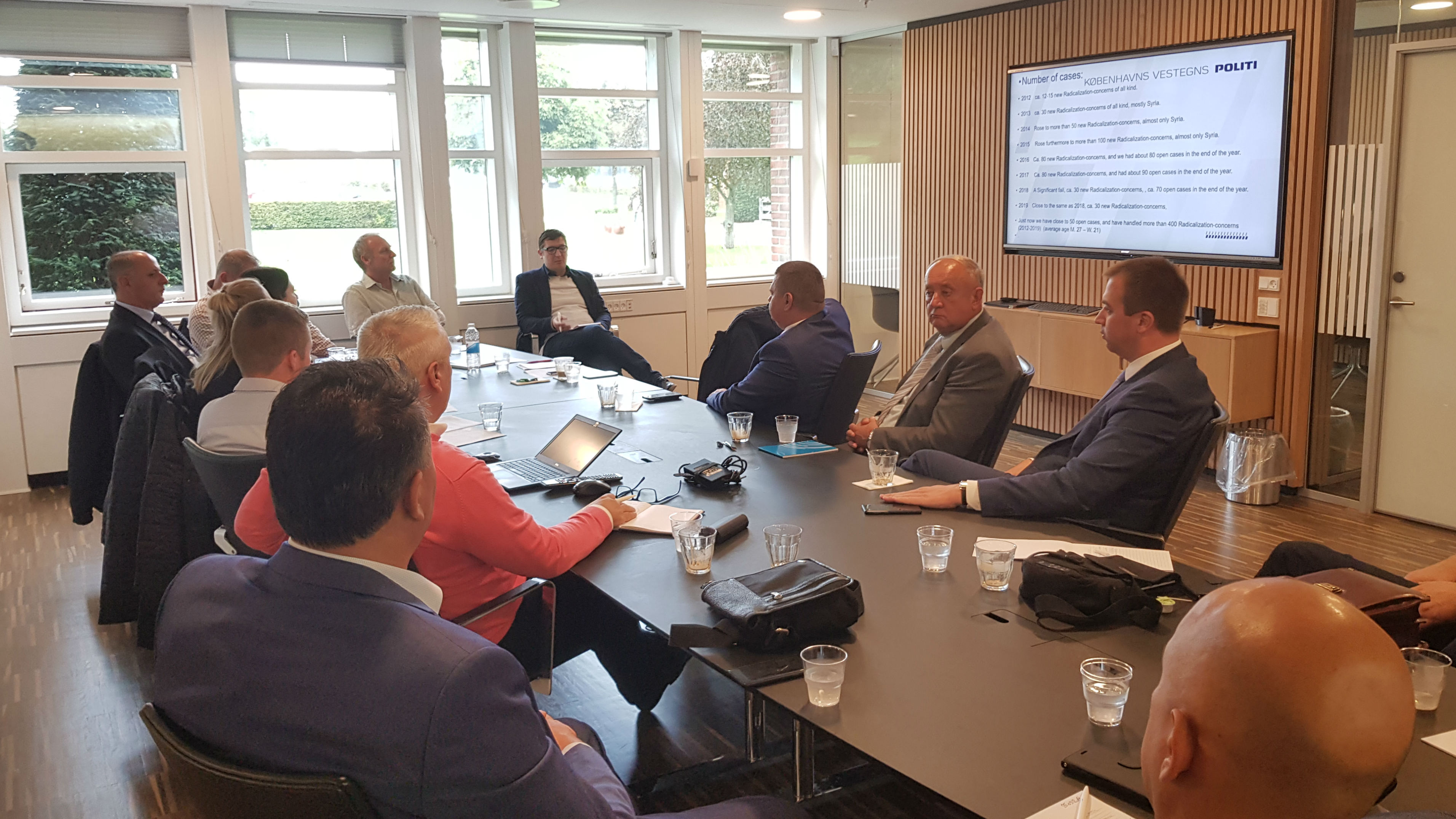 Share experiences and gain knowledge from the Danish prison system on dealing with violent and extremist prisoners