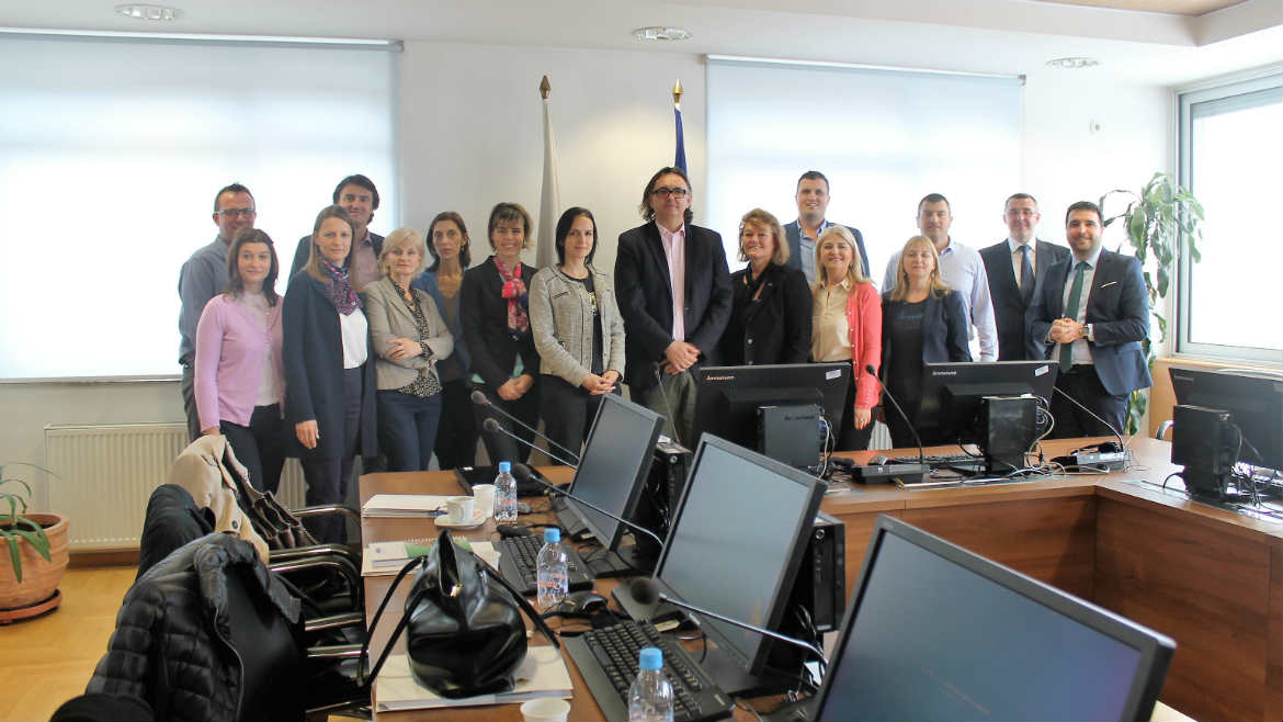 Sharing knowledge and experience with peers and learning from best practices