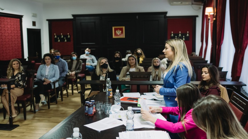 Organizovana simulacija suđenja za studente i studentkinje prava koji su pohađali pravnu kliniku u Crnoj Gori