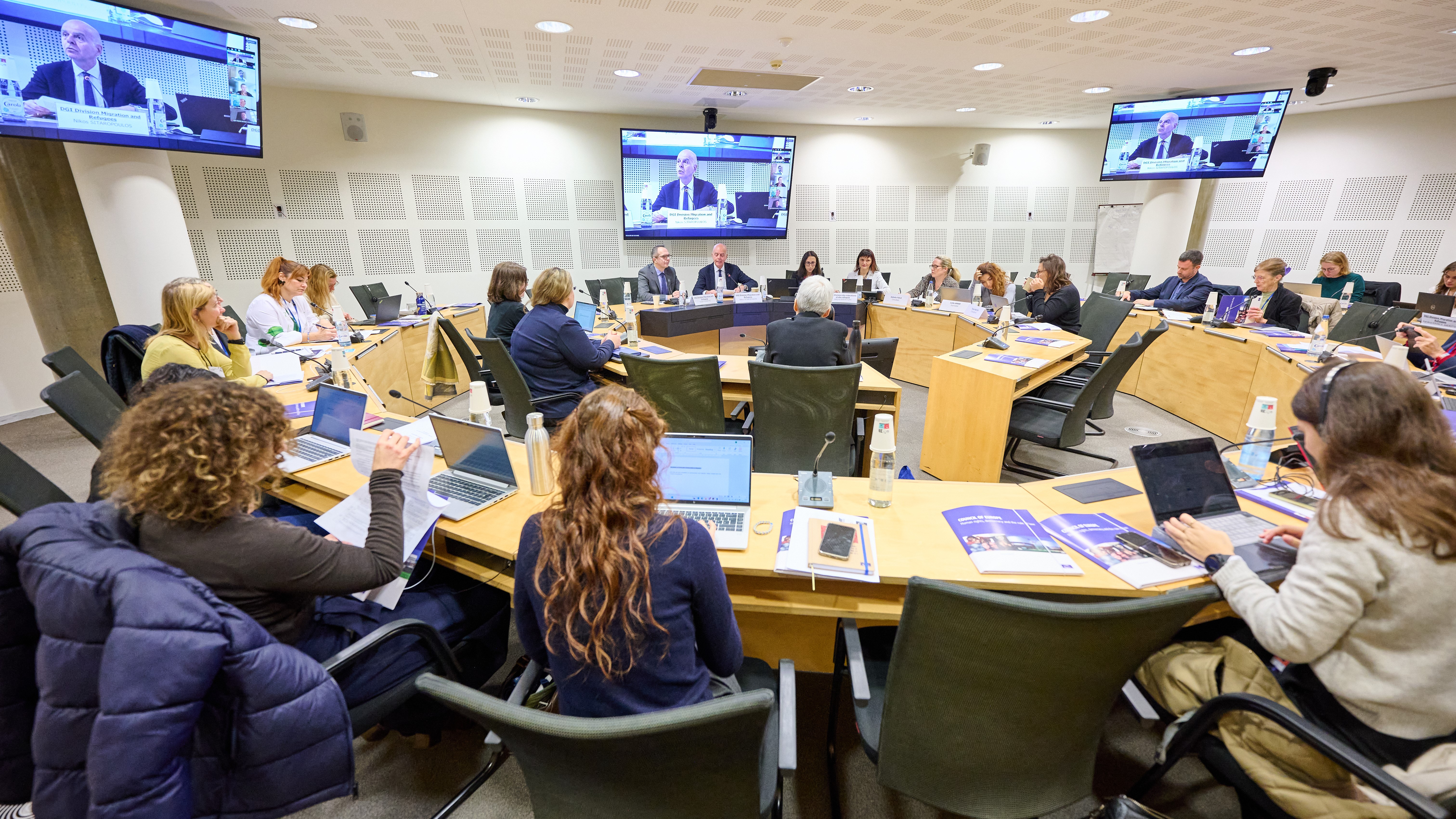 Report on first roundtable on fact-based communication on migration