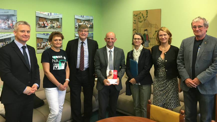 Experts visit German section of grammar school in Czech Republic