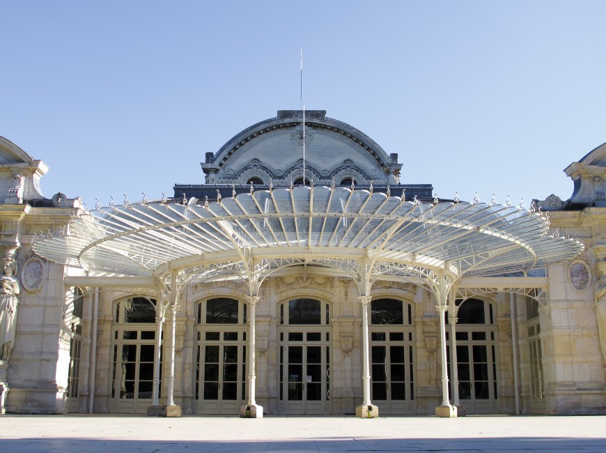 ©shutterstock Vichy thermal baths, France