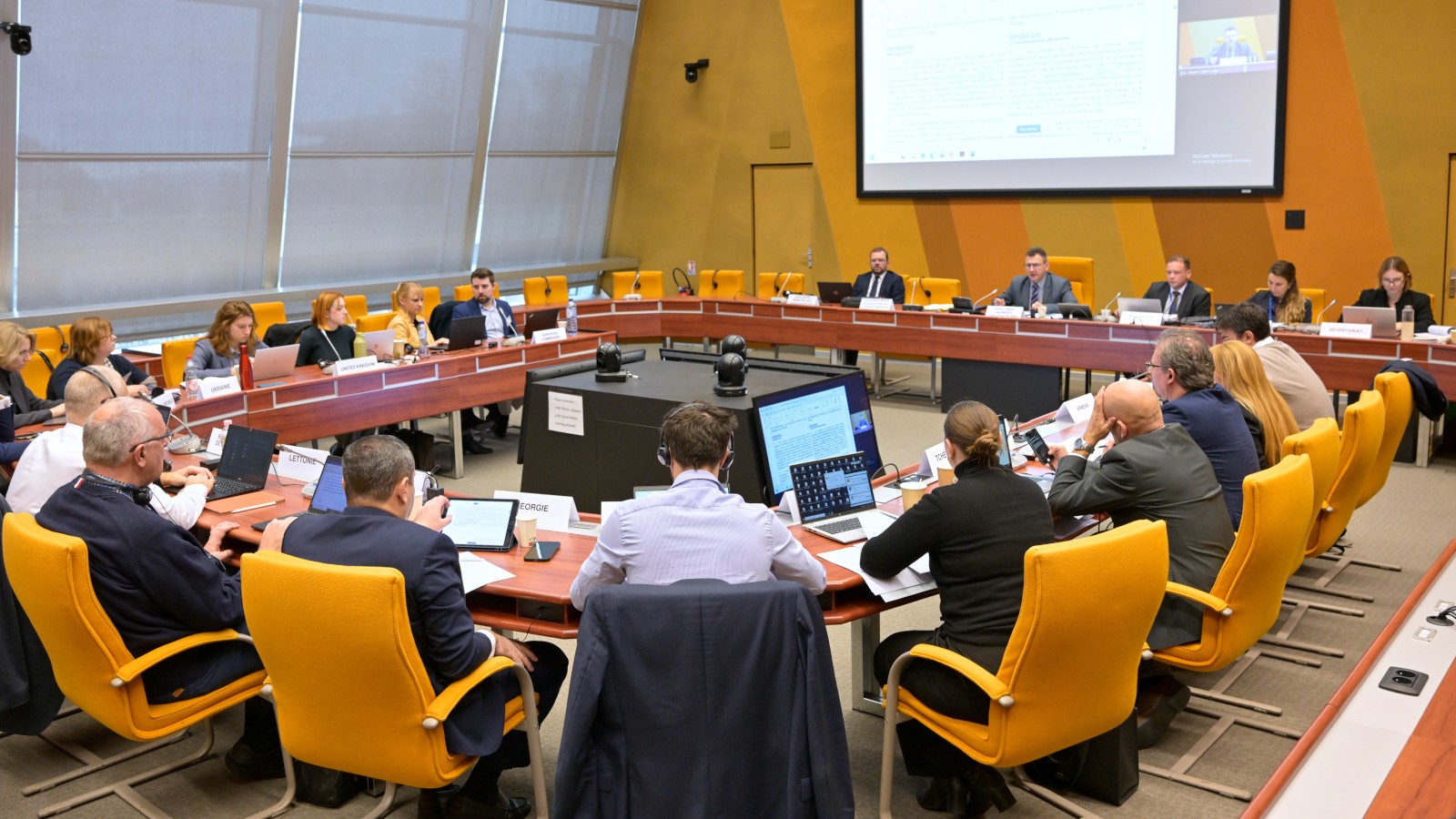 Le PC-RAC convient du projet de rapport explicatif