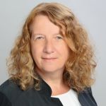 Mme Petra DOERR