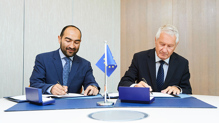 Secretary General signs memorandum of understanding with European Roma Institute for Arts and Culture