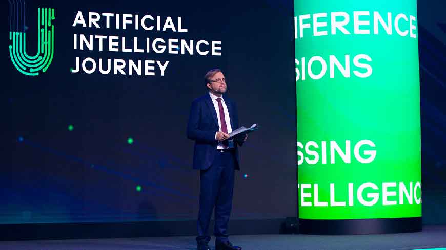 Bjørn Berge à la conférence « Artificial Intelligence Journey 2021 » à Moscou