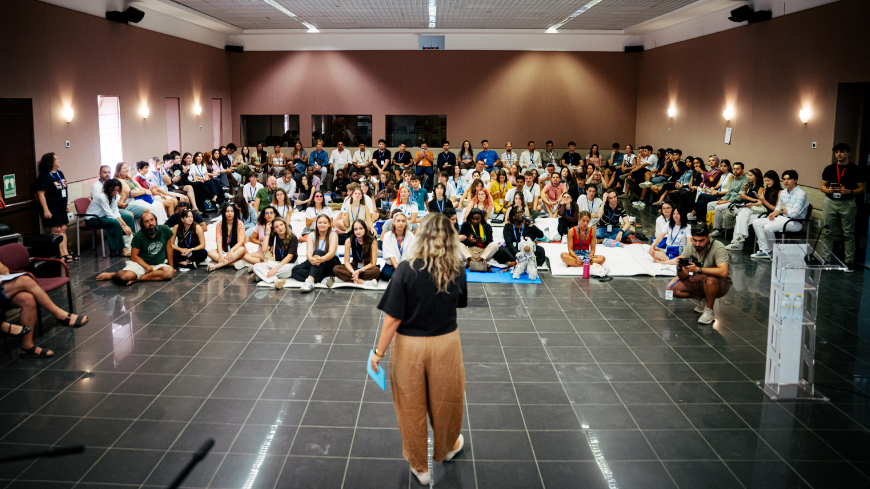 Plus de 100 jeunes de plus de 40 pays se réunissent à Mollina, en Espagne, pour mettre l’intelligence artificielle au service des personnes, de la paix et de la démocratie