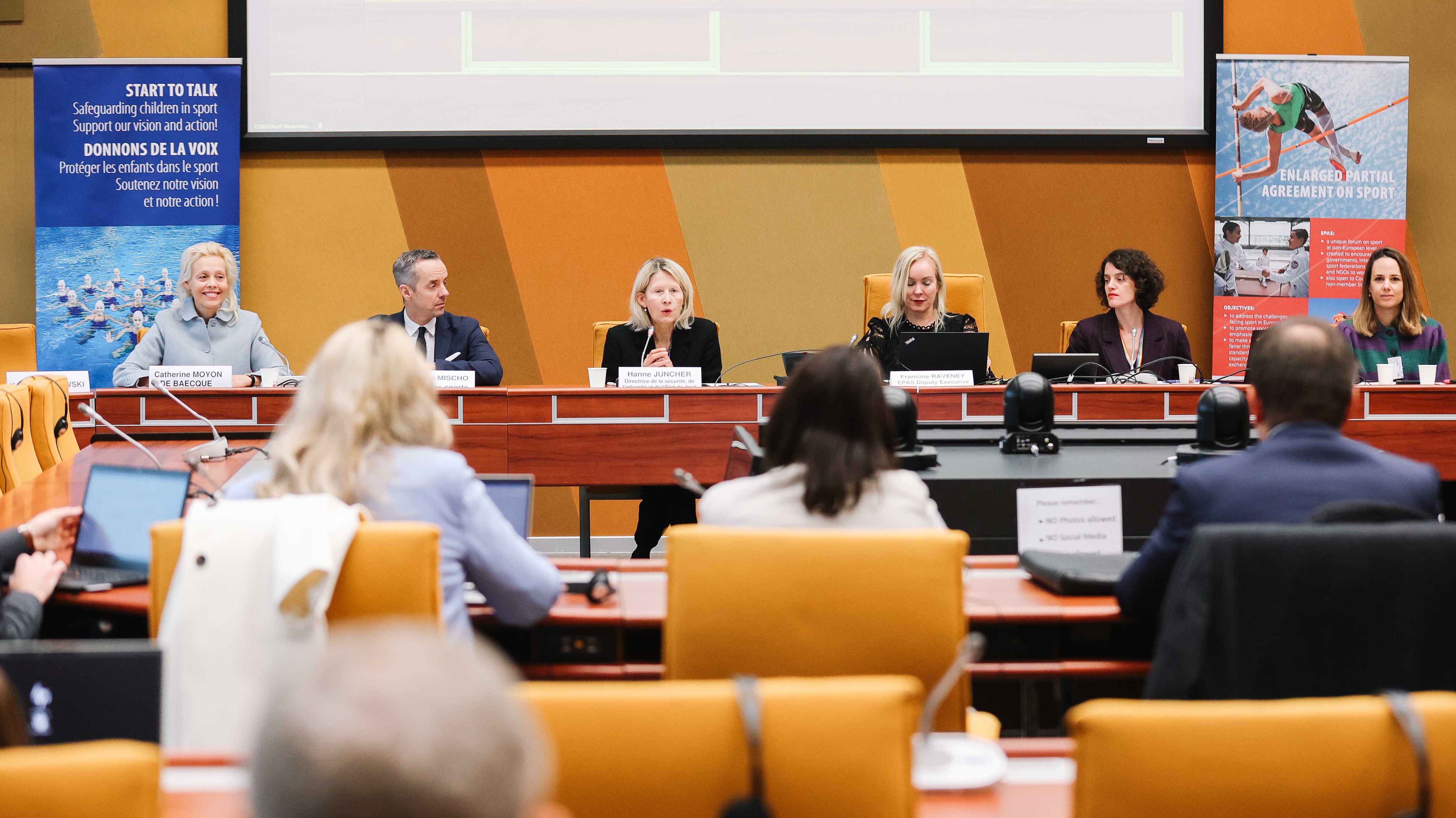 Le Pool d'expert·es internationaux·ales sur un sport sûr se penche sur les pratiques de protection des enfants tenant compte des traumatismes