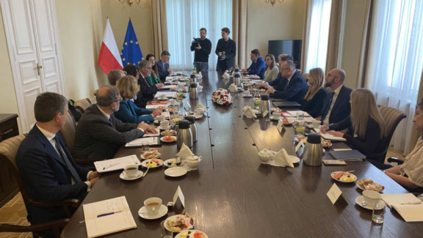 POLOGNE - avis urgent conjoint à venir - visite du pays