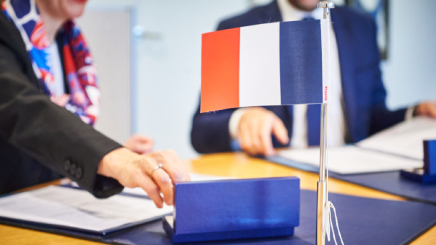 France makes a voluntary contribution