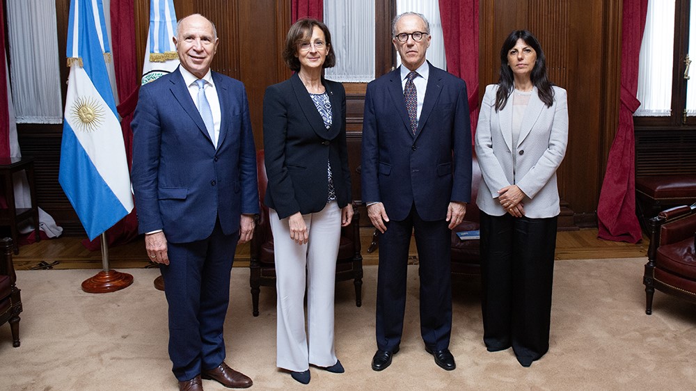 La présidente de la Commission de Venise rencontre les juges de la Cour suprême d’Argentine
