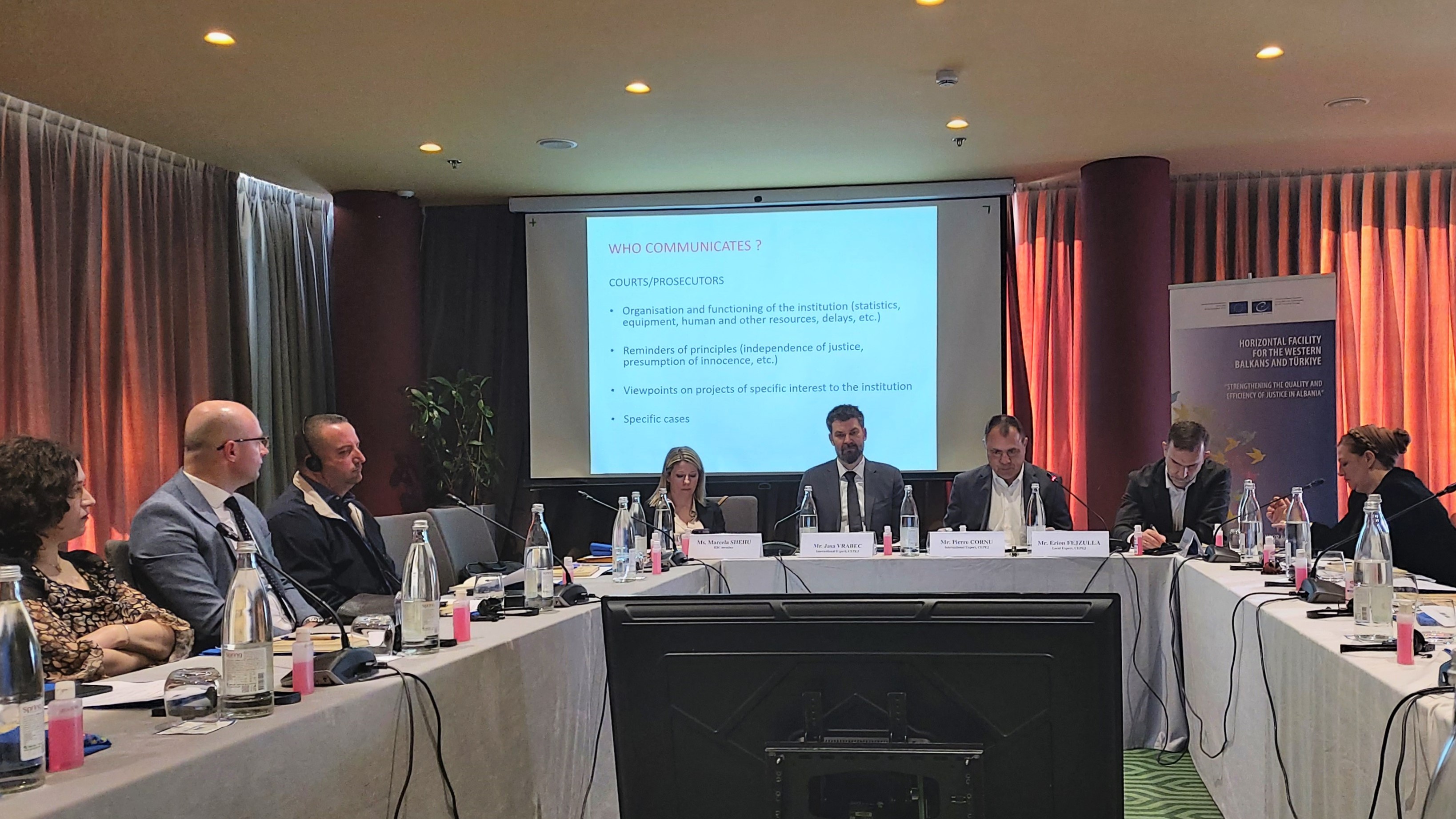Les juges en charge de la presse discutent des outils de communication judiciaire avec le public et les médias