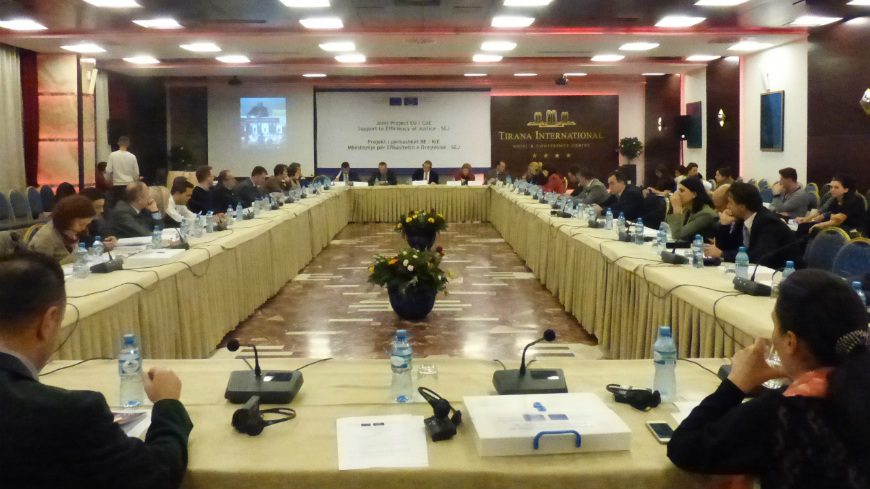 Conférence nationale sur la gestion des délais judiciaires dans les tribunaux albanais et réunions dans le cadre du programme de formation des tribunaux