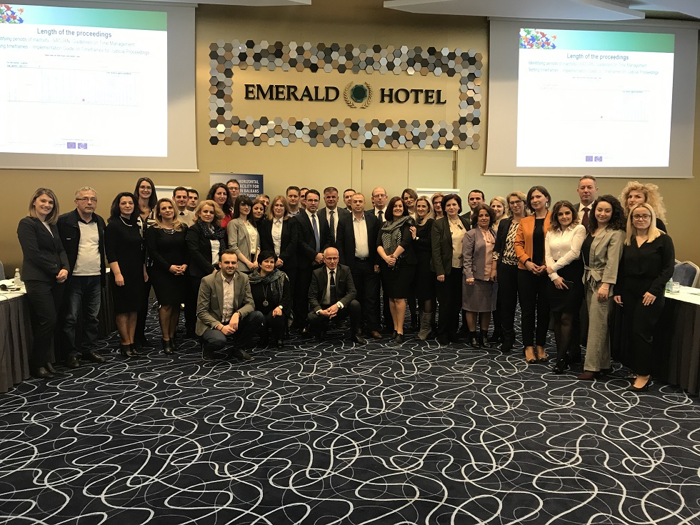 Atelier avec le personnel judiciaire et les juges pour examiner les obstacles qui empêchent un règlement rapide des affaires civiles au Kosovo*