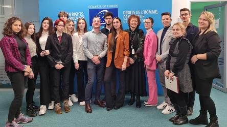 Students visit the Council of Europe office in Belgrade to learn more about participatory democracy