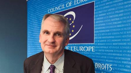 Timothy Snyder on “Current illiberal trends in Europe: lessons from history”