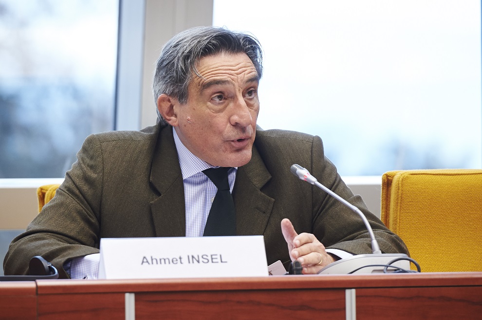 Ahmet Insel sur le thème