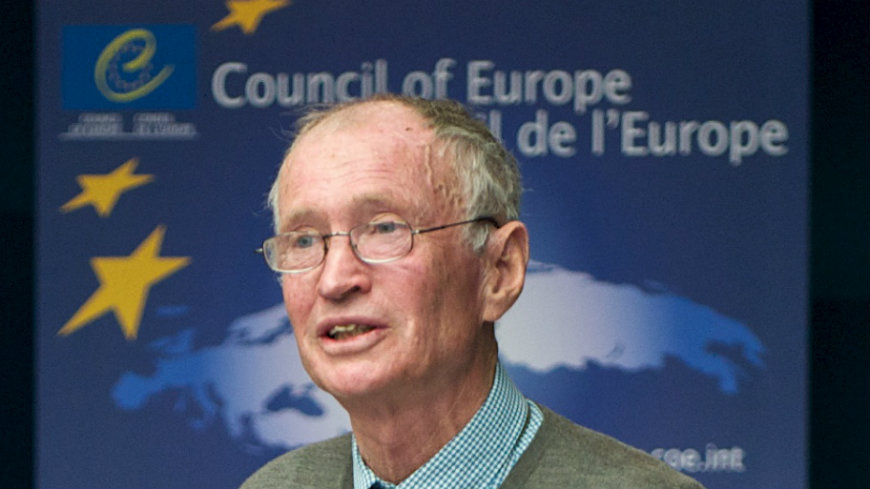 Inaugural Debate, Karsten ALNÆS, Norwegian writer and historian  on ‘Roots of European identity – Challenges and threats’
