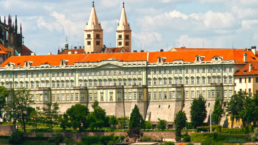 Czech Republic: further action needed to integrate Roma children in schools and to prevent discrimination against LGBTI persons